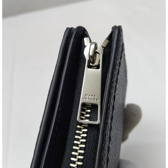 Marc Jacobs Gray Pebbled Leather Zip Around Credit Card Square Wallet - Picture 6 of 13